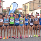 Imagen de las participantes de la prueba elite femenina con Celia Antón con el dorsal 581.-