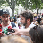 Los actores Dani Rovira y Fernando Tejero (de izquierda a derecha), tras asistir a un mitin de Más Madrid.-MÁS MADRID