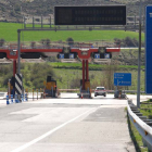 Puesto de peaje en La Bureba con dirección al País Vasco y Burgos.-G.G.