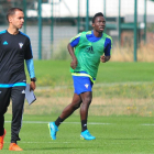 Borja Jiménez durante un entrenamiento con el CD Mirandés.-JOSÉ ESTEBAN EGURROLA