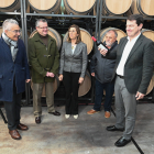 El presidente de la Junta de Castilla y León, Alfonso Fernández Mañueco, visita la Bodega Tierra Aranda por sus 60 años de historia. ICAL