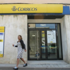 Una oficina de Correos.-ARCHIVO / JOSEP GARCIA