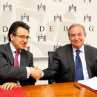 Alfredo Murillo y José Luis Hererro sellan el acuerdo.-ECB