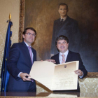 El alcalde de Salamanca, Alfonso Fernández Mañueco, recibe a una delegación de Valdivia, Chile, y nombra Huésped Distinguido a su homólogo Omar Sabat-Ical