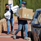 La Guardia Civil, durante la detención de Semedo en València.-EFE / MANUEL BRUQUE