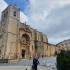 La iglesia de San Esteban es uno de los monumentos más destacados del  Roa de Duero.  L. VELÁZQUEZ