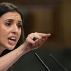 Irene Montero, durante su intervención en el debate de la moción de censura contra Rajoy.-JUAN MANUEL PRATS