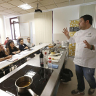 Arrabal en un ‘show cooking’ desarrollado en Burgos.-RAÚL OCHOA