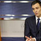 Pedro Sánchez, el pasado viernes en el Congreso, tras reunirse con el Rey.-JOSÉ LUIS ROCA