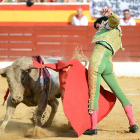 Mario Palacios dejó buenos momentos como este molinete y también al natural.-Alberto Calvo