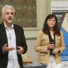El presidente de la Asociación Francisco de Enzinas, Miguel Ángel Vieira, y Ana Sancho, de la junta directiva, ayer en la presentación.-Raúl Ochoa