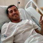 Iker Casillas, en el hospital tras sufrir un infarto.-EL PERIÓDICO