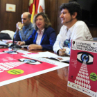 La concejala de Cultura del Ayuntamiento de Ponferrada, María Antonia Gancedo, junto a los organizadores del Festival de Cine Ciudad de Ponferrada, Antonio Donís (D), y Antonio Morán (I), durante la presentación de la XIII edición del Festival internacion-Ical