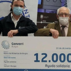 Mario Pampliega y Miguel Ángel Santa Olalla, en el acto de entrega de la donación en Gonvarri. ECB