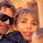 David Bisbal y Rosanna Zanetti, con su hijo Matteo en Jordania.-INSTAGRAM