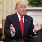 Donald Trump, en el Despacho Oval en reunión con Barack Obama, en noviembre.-AP / PABLO MARTÍNEZ MONSIVAIS