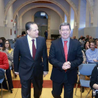Mario Amilivia (izq.) y César Rico (dch.) fueron los encargados de inaugurar las jornadas ayer en San Agustín.-R. O.