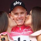 Chris Froome, con su maglia rosa.-AFP / LUK BENIES