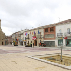 La Iglesia de la Asunción está situada en el casco urbano de la localidad.-