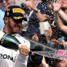 Lewis Hamilton (Mercedes), feliz en el podio de Austin (Texas, EEUU).-AFP / MARK THOMPSON