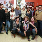 Parte del equipo profesional que desarrolla el trabajo de atención al inmigrante en Burgos.-ISRAEL L. MURILLO