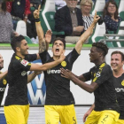 Bartra muestra el crespón negro tras marcar su gol.-AFP / ODD ANDERSEN