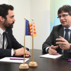 Torrent y Puigdemont, en la reunión que mantuvieron el día 24 de enero en Bruselas.-EMMANUEL DUNAND (AFP)