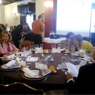 Da Silva explicó el proceso productivo de la morcilla y dio a probarvarios platos a los alumnos, chefs y empresarios.-ECB