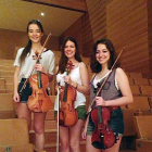 Raquel Martínez (viola), Irene Grande (viola) y Sara de la Fuente (violín), de i. a d., en Valladolid.-