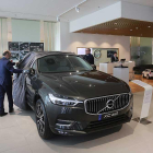 Presentación del último modelo de Volvo en llegar a la gama del prestigioso fabricante sueco, ayer en las instalaciones de Grupo Julián.-RAÚL G. OCHOA