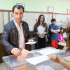 El presidente del PP de Zamora, Fernado Martínez Maillo vota en Zamora-ICAL