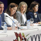 El consejero de Sanidad junto a los organizadores del congreso que se celebra en el Fórum durante su inauguración.-RAÚL G. OCHOA