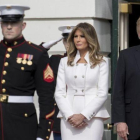 Donald Trump  y su esposa, Melania, esperan la llegada del primer ministro israeli  Benjamin Netanyahu y de su mujer, Sara, en la Casa Blanca, el 15 de febrero.-EFE / ANDREW HARRER
