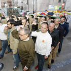 Ensayo solidario de la Cofradía del Santísimo Sacramento por la calle San Cosme.-RAÚL G. OCHOA