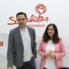 La secretaria general del PSOE de Burgos y diputada nacional, Esther Peña, y el secretario general de la Agrupación Local y candidato socialista al Ayuntamiento, Daniel de la Rosa, ofrecen una rueda de prensa para analizar los pactos en las distintas inst-ICAL