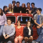 Imagen promocional de los actores de Al salir de clase, en febrero del 2000.-EL PERIÓDICO