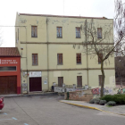 El edificio de El Molino, vacío en la actualidad tras la marcha de la IGP Lechazo, consta de cuatro plantas.-L. V.