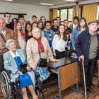 Las personas mayores que participan en el proyecto también intervienen en clases durante el curso académico.-ECB