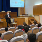 El presidente de Aciturri, Ginés Clemente dio una charla a los estudiantes del Colegio Sagrados Corazones de Miranda de Ebro. ECB