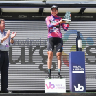 La corredora francesa Juliette Labous se impone en la Vuelta a Burgos femenina. RICARDO ORDÓÑEZ