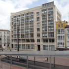 El edificio de oficinas de Caja de Burgos es ahora propiedad de Caixabank.-ISRAEL L. MURILLO