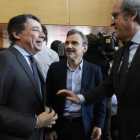 Ignacio González (PP), Ángel Gabilondo PSOE) y José Manuel López  (Podemos), en la Asamblea de Madrid, en 2015.-JUAN MANUEL PRATS