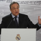 Florentino Pérez, durante una rueda de prensa.-AGUSTIN CATALAN
