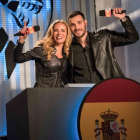 La presentadora Paula Vázquez y el ganador de la segunda temporada de Masterchef celebrity , Saúl Craviotto, son los presentadores de la versión española del concurso Ultimate Beastmaster (Netflix).-DARREN MICHAELS / NETFLIX