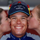 Philippe Gilbert, en el podio de la Amstel Gold Race.-BAS CZERWINSKI / EFE