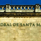 Recreación de las letras que se colocarán en el muro junto a la fachada del Sarmental.