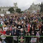 Manifestantes en Londres durante laa protestas antiausteridad de este sábado.-Foto:  AP / TIM IRELAND