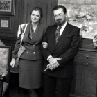 Elena Ochoa y Chicho Ibáñez Serrador, en la presentación del programa de TVE Hablemos de sexo, en 1990.-