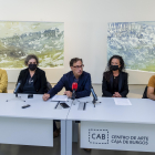 Momento de la presentación de las tres nuevas exposiciones que se pueden visitar en el CAB. SANTI OTERO