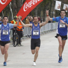 Javier Andrés, Roberto Vicario y David García Azofra cruzaron la línea de meta cogidos de la mano.-SANTI OTERO